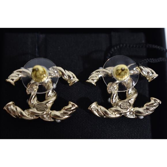 Chanel 23B Gold Pink Pearl Crystal CC Logo Classic Drop Statement Stud Earrings